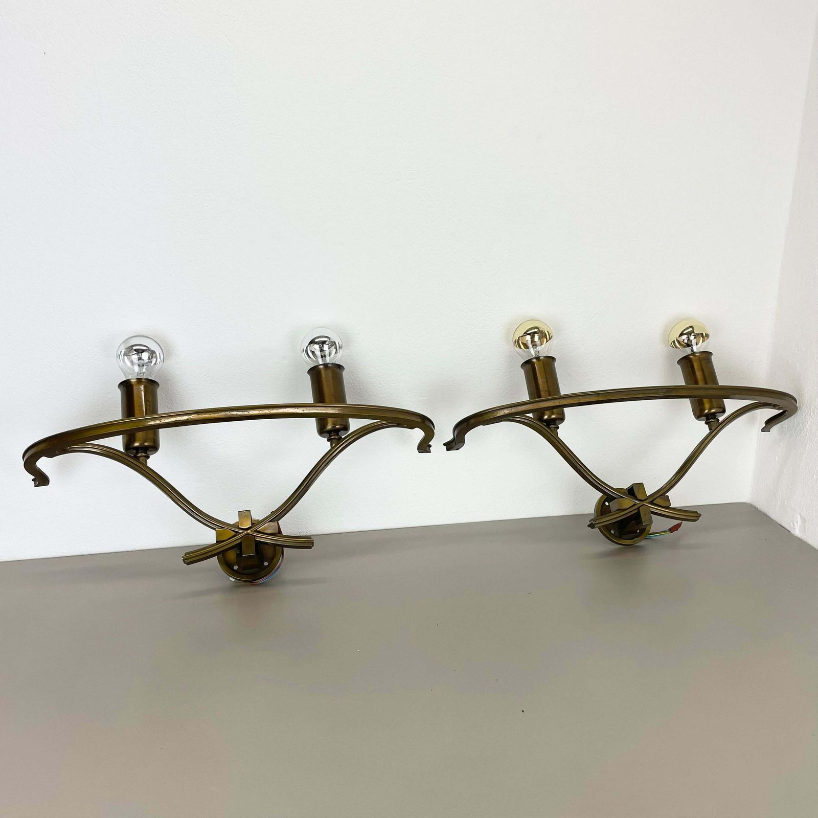 Set Of Two Xxl Modernist Brass Floral Theatre Wall Light Sconces, France, 1950 photo 4368.0