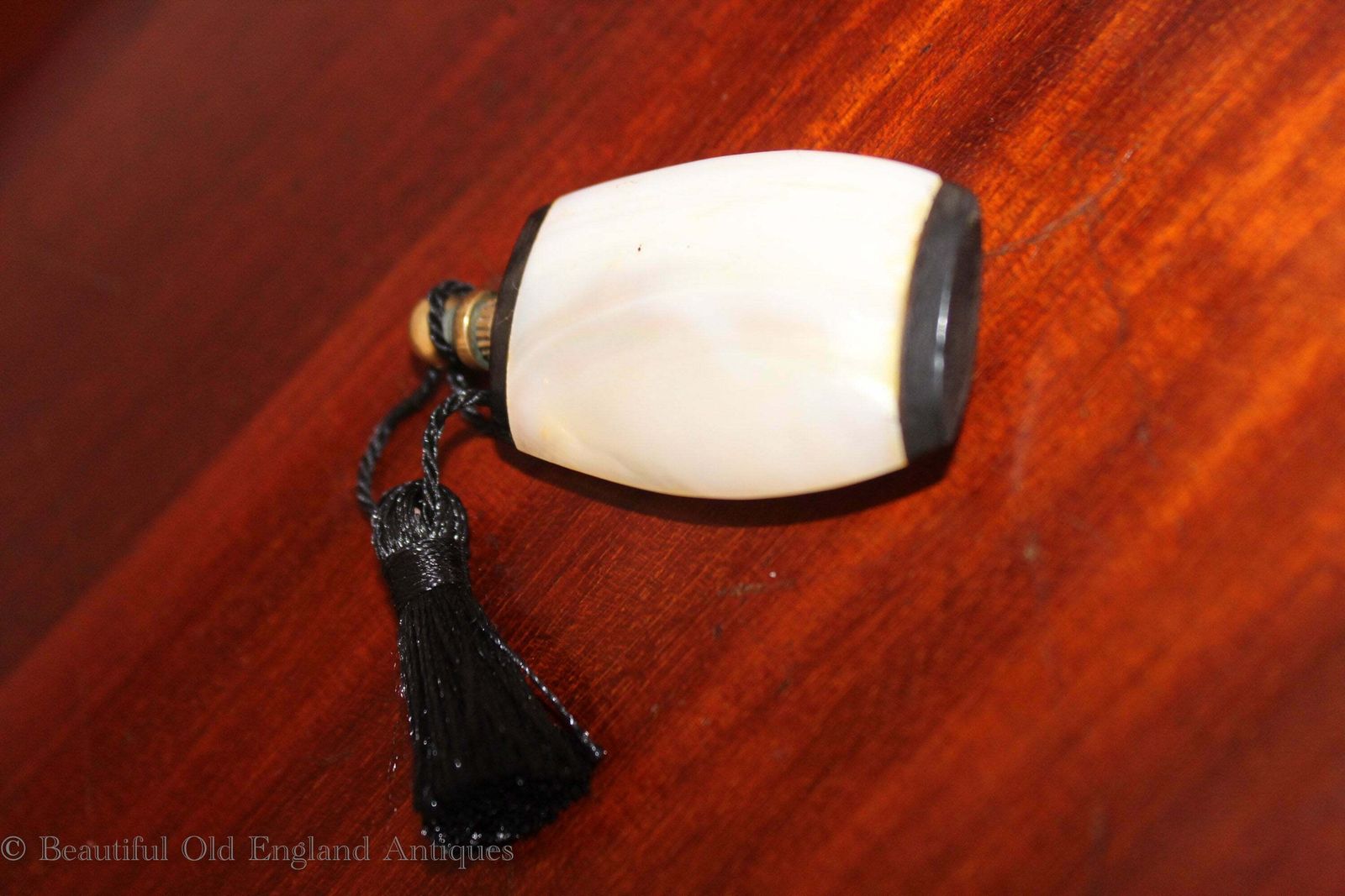 Antique Scent Or Perfume Bottle Mother Of Pearl And Ebony. Gift Boxed. photo vintage