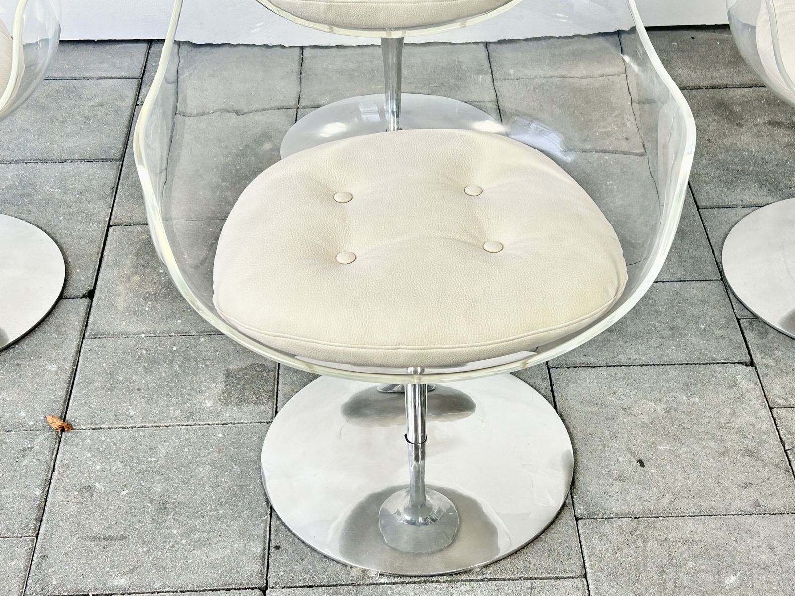 Set Of Four Champagne Chairs Design Erwine & Estelle Laverne For Formes Nouvelles 1960s photo vintage