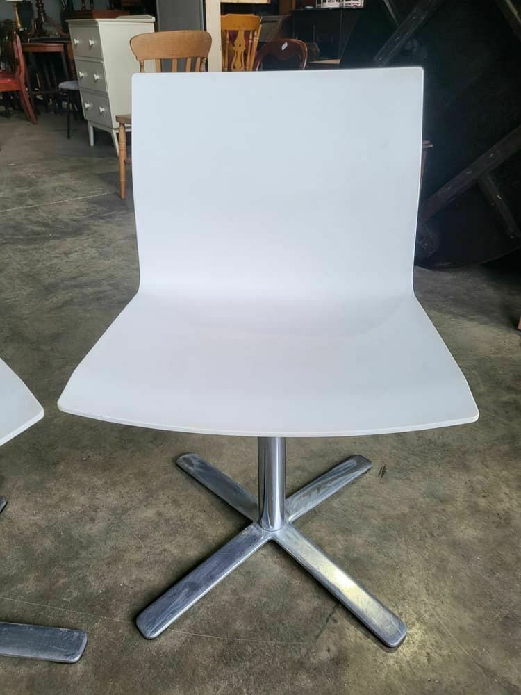4 Vintage Repro 70's Style White Moulded Chrome Star Base Dining Office Chairs photo buy