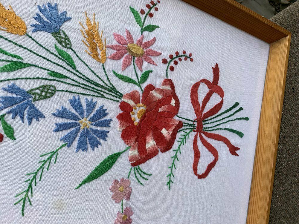 Vintage Hungarian Kalocsa Hand Embroidered Picture photo furniture