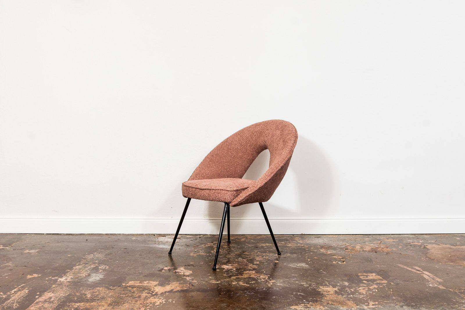 Pink Shell Cocktail Chair, 670's photo 500.0