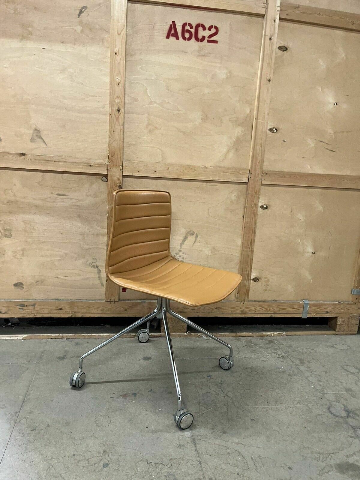 Arper Catifa 46 Studio / Office Chair Tan Leather photo vinterior