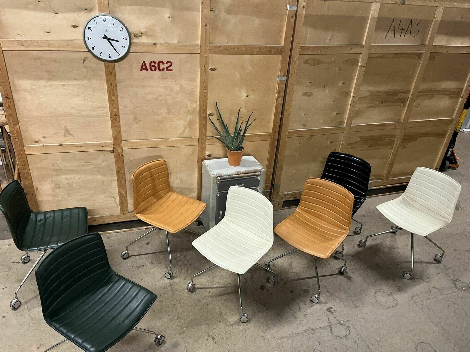 photo furniture Arper Catifa 46 Studio / Office Chair Tan Leather