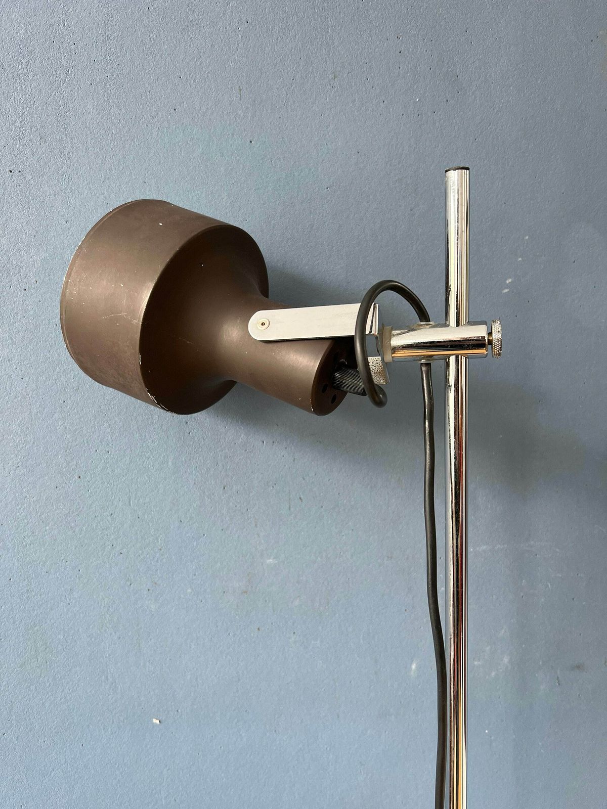 Mid Century Bruine Anvia Vloerlamp photo vintage
