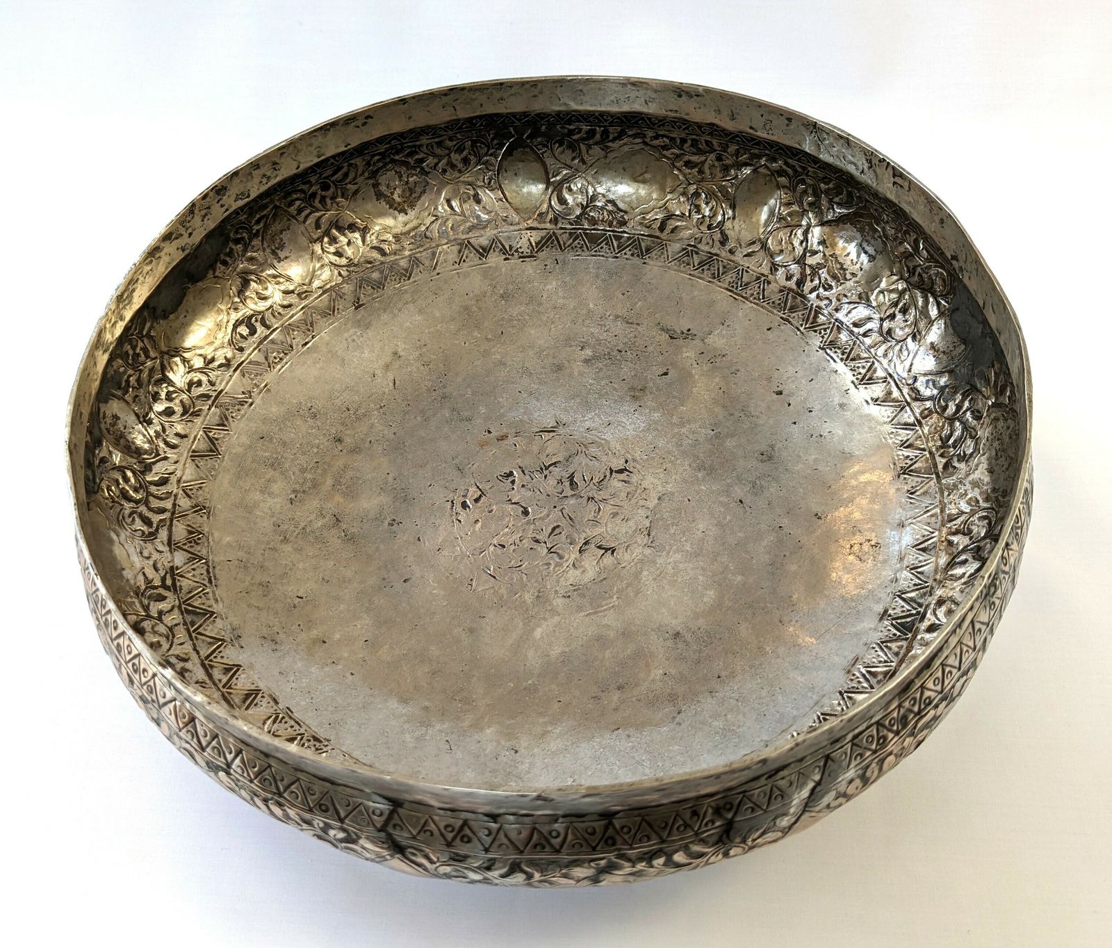 Antique Islamic Malay Large Silver Bowl With Delicately Engraved Relief Decoration photo for sale