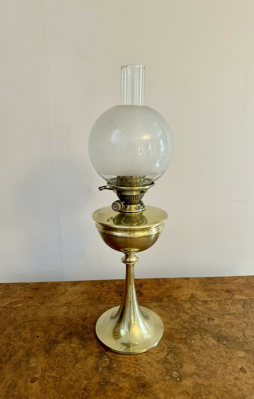 Wonderful Quality Antique Brass Oil Lamp By Hinks And Sons photo for sale