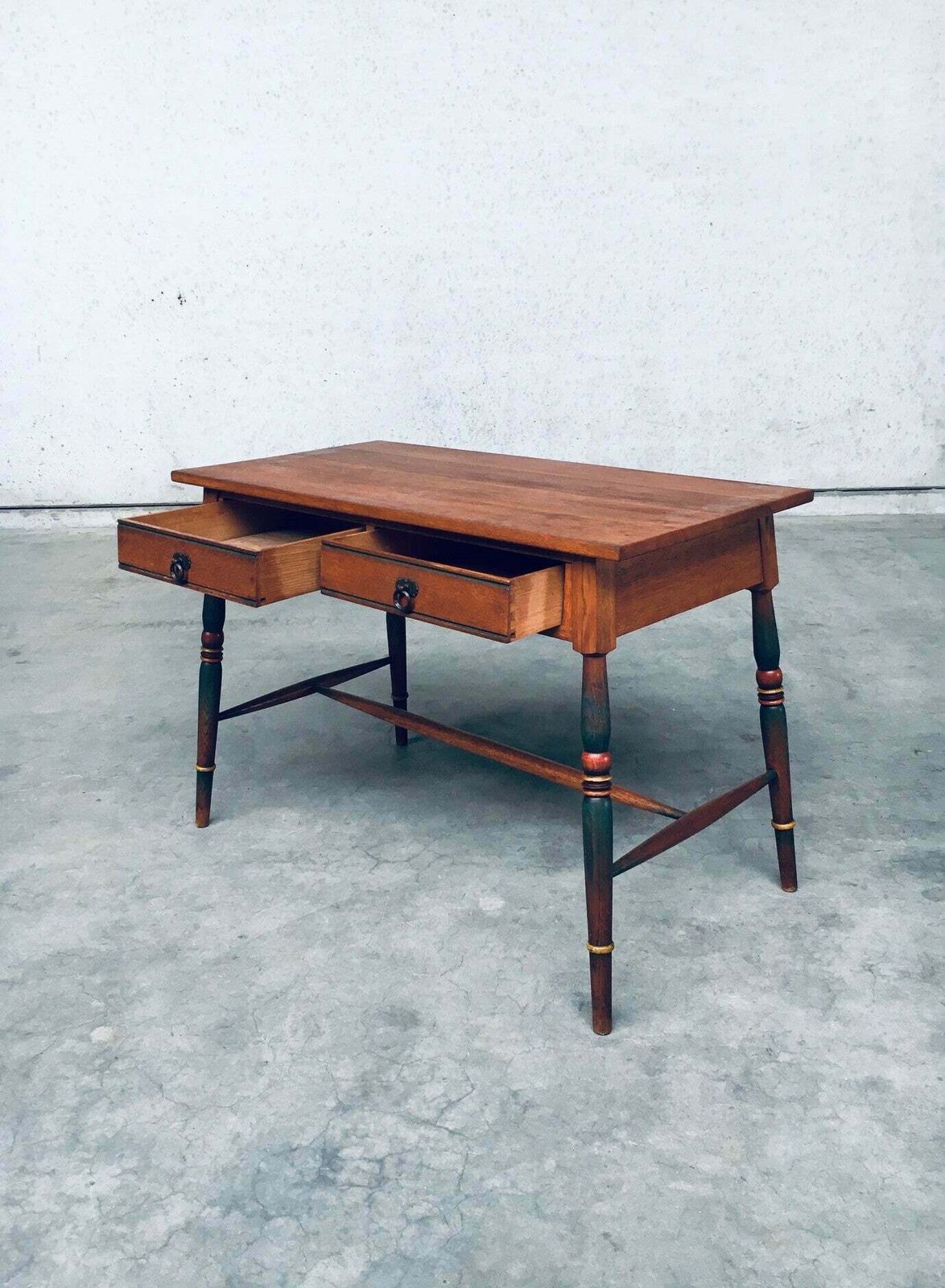 3000.0 Amsterdam School Design Geschilderd Bureau, Nederland Jaren 1920 photo