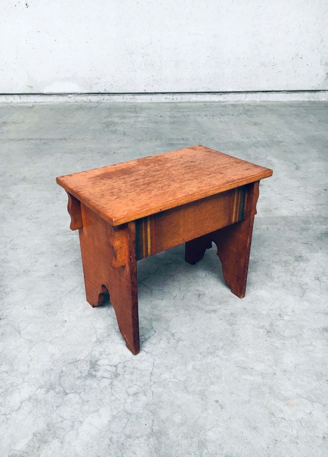 Amsterdam School Design Bijzettafel, Nederland, Jaren 1920 photo furniture