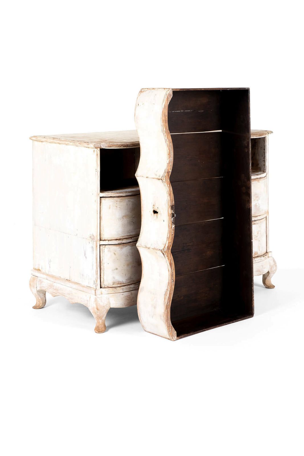 18th Century Gustavian Serpentine Chest photo for sale