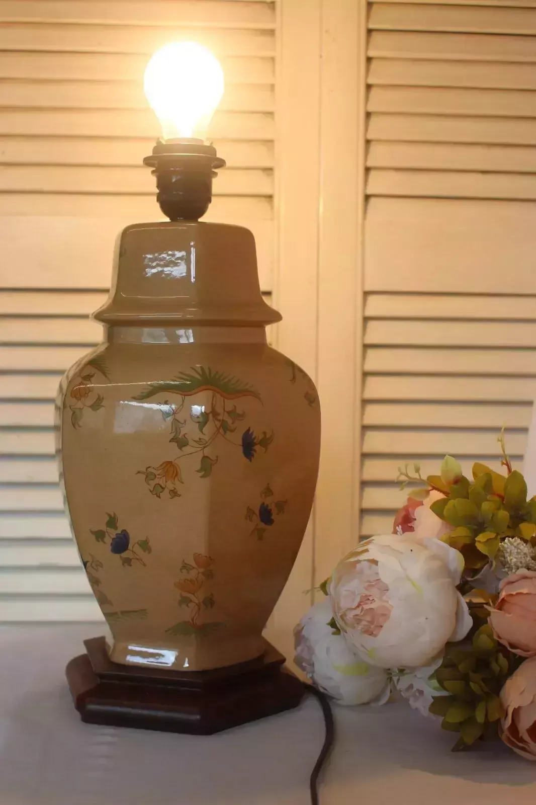 photo buy Large Table Pot Lamp Vintage Chinese Style Ceramic/Oak Lamp Mustard Color