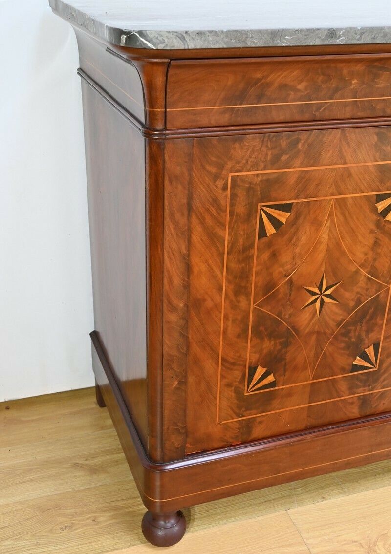 photo furniture Burl Mahogany Buffet, Restoration Period – Early 19th Century