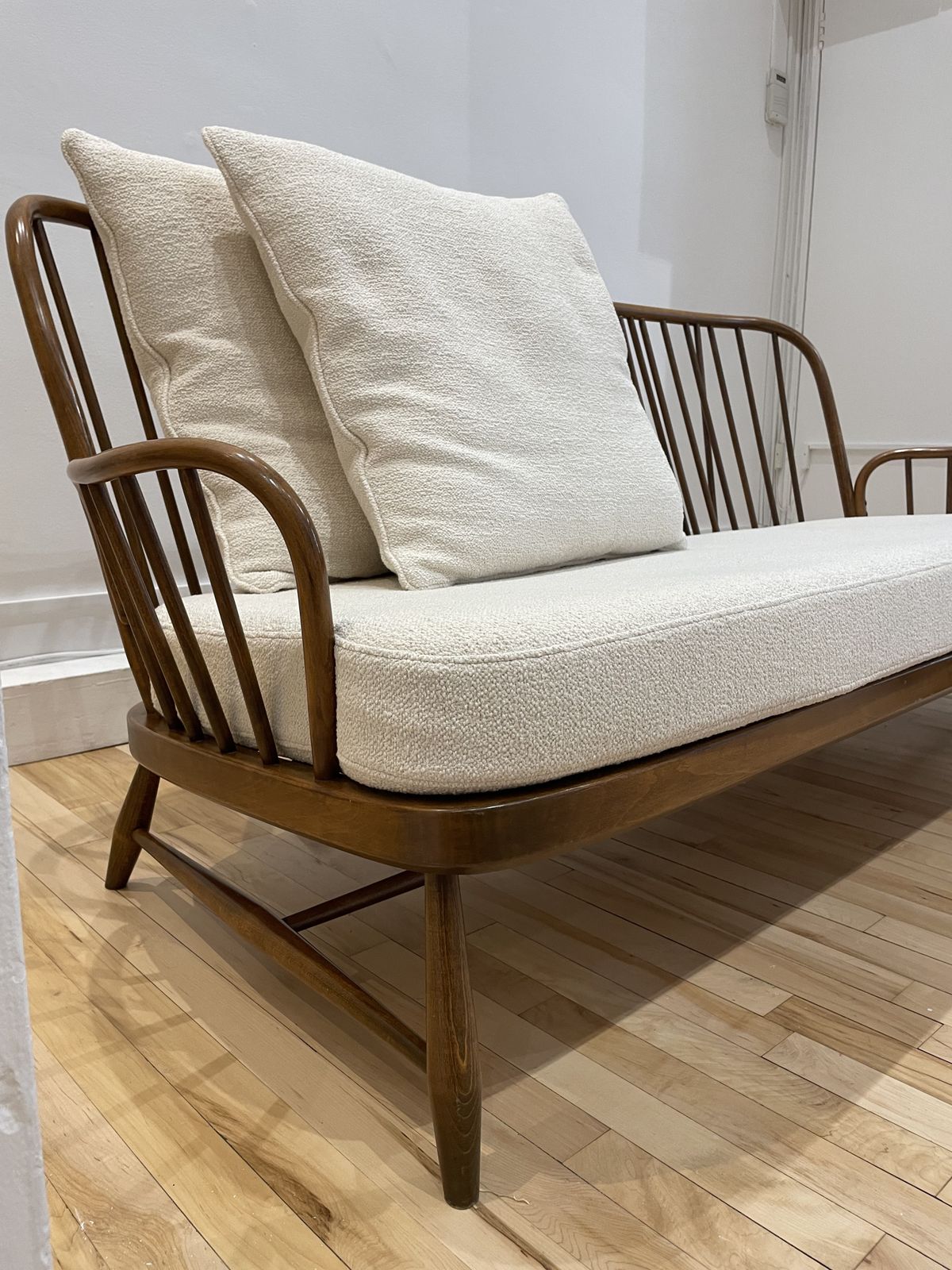 Ercol Jubilee Sofa 3 Seater, Mid Century With Bespoke Upholstery, Cream Chenille photo for sale