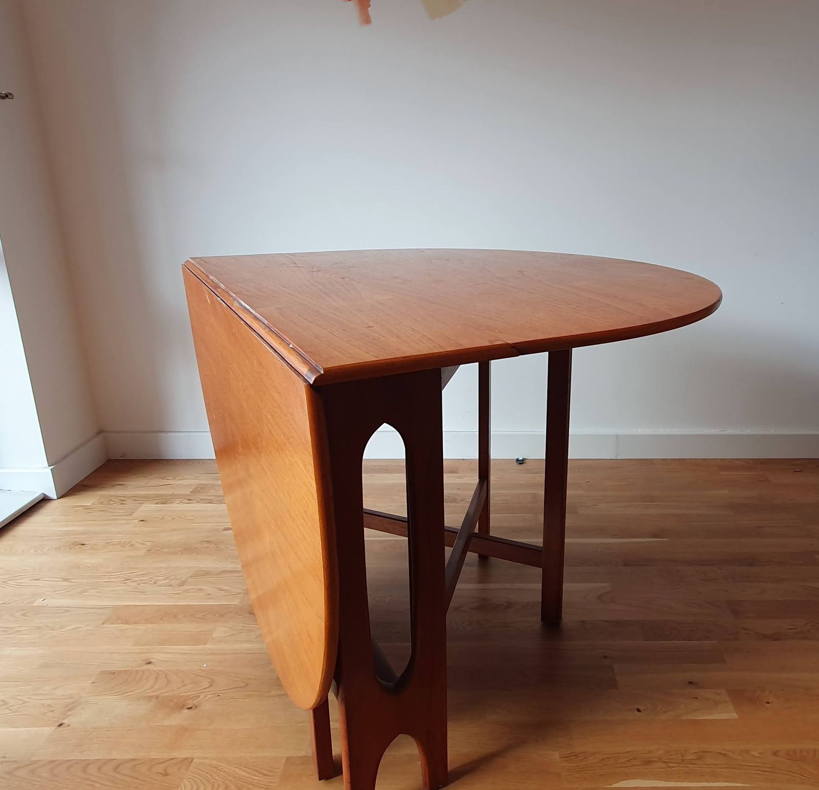 Mid Century Gateleg Table photo vinterior