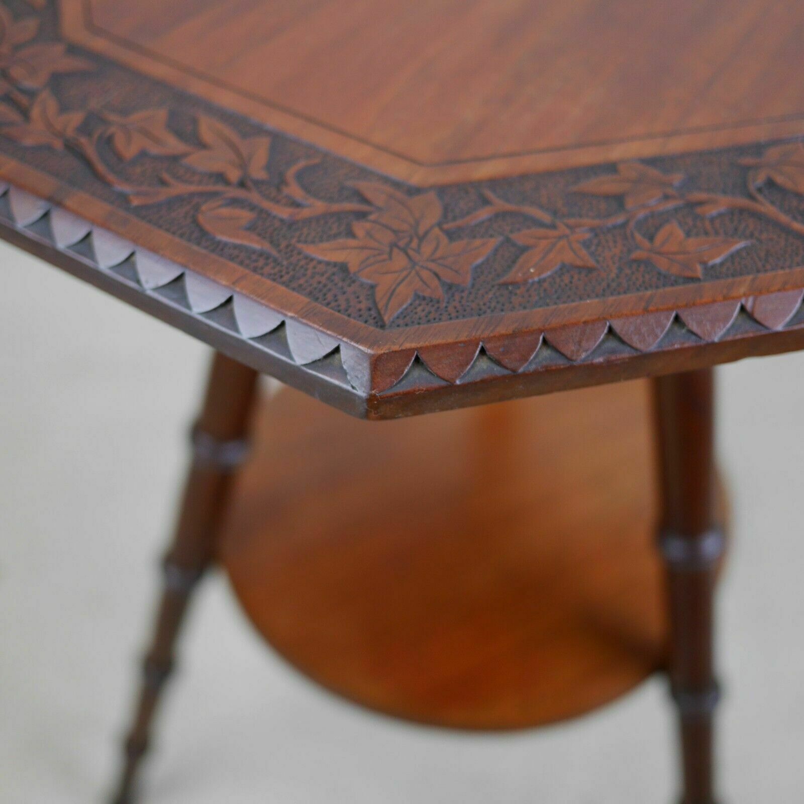 photo vinterior Antique Victorian Faux Bamboo Carved Poker Tripod Side Lamp Table