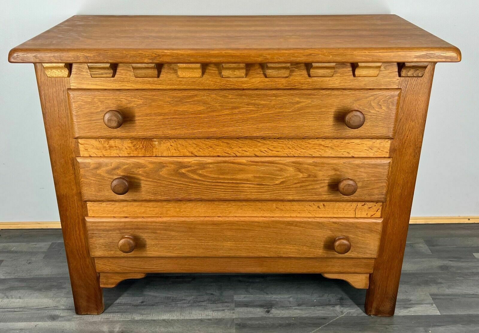Vintage Chest Of Drawers / Sideboard / Cabinet( Lot 2930)