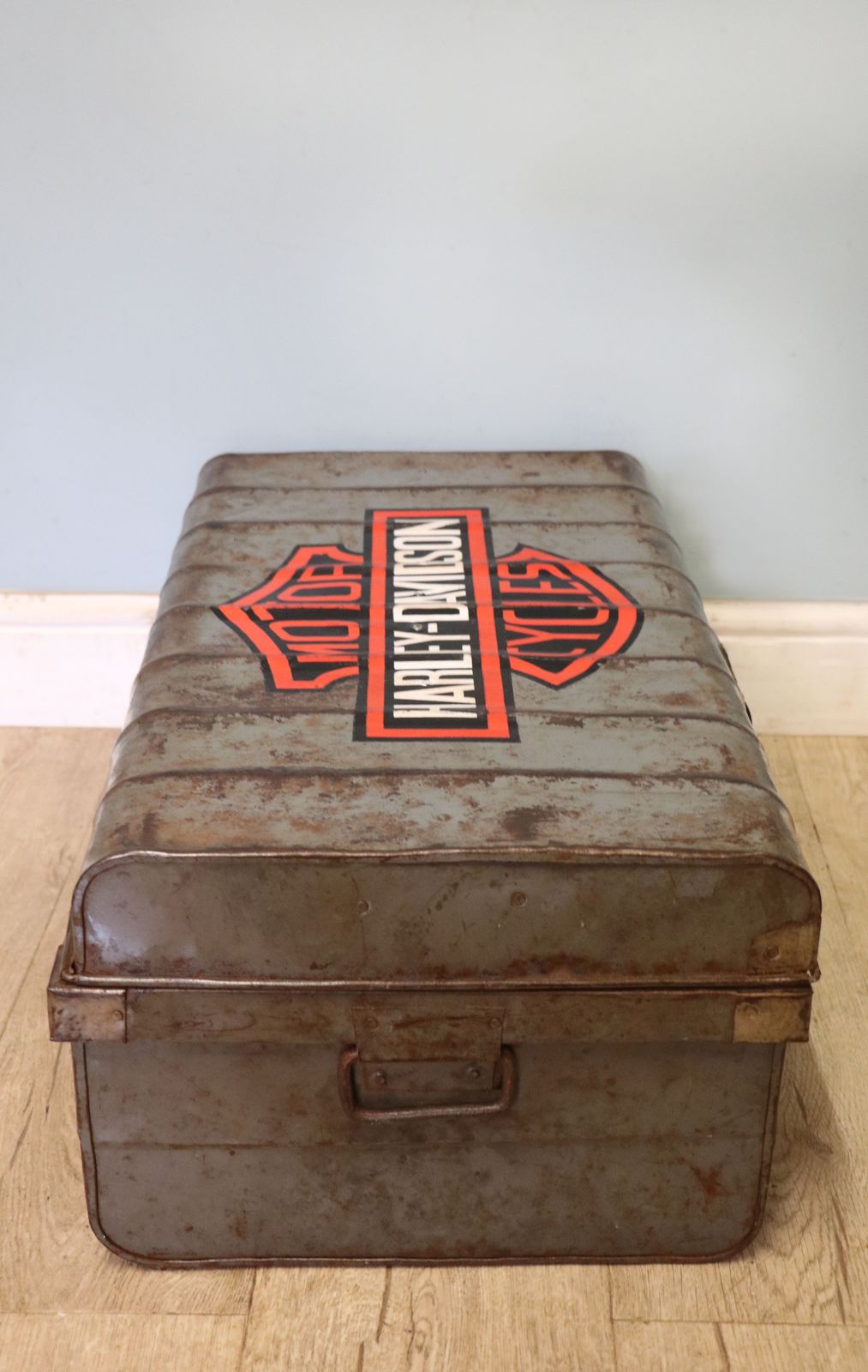 photo furniture A Lovely Vintage Metal Trunk Which Has Been Later Hand Sign Written With The Harley Davidson Emblem.