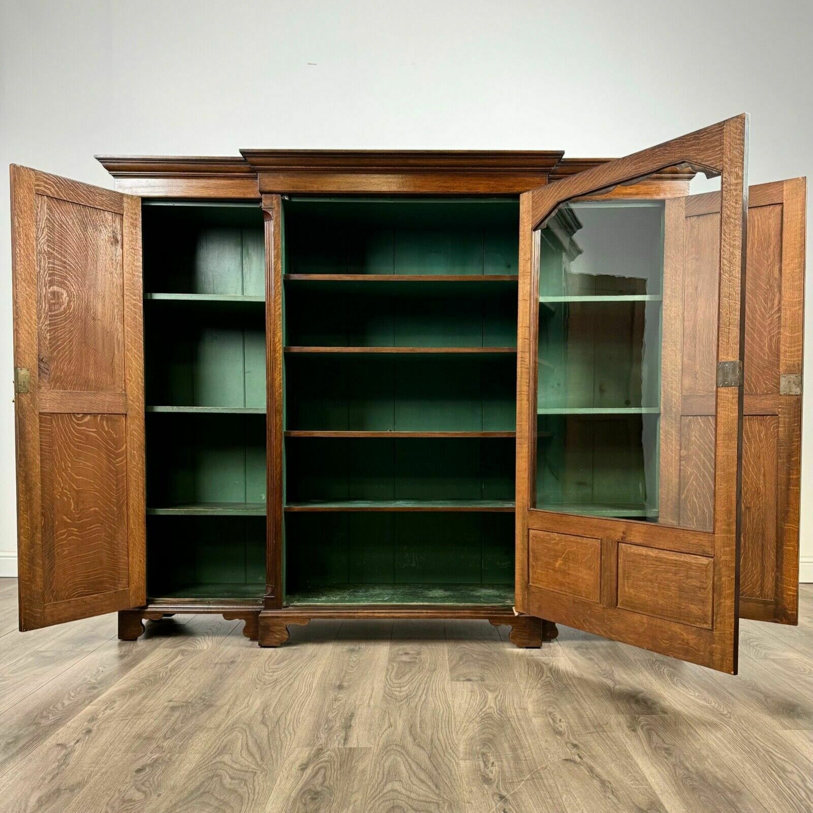 Antique 20th Century Fine Quality Cabinet In Oak photo furniture