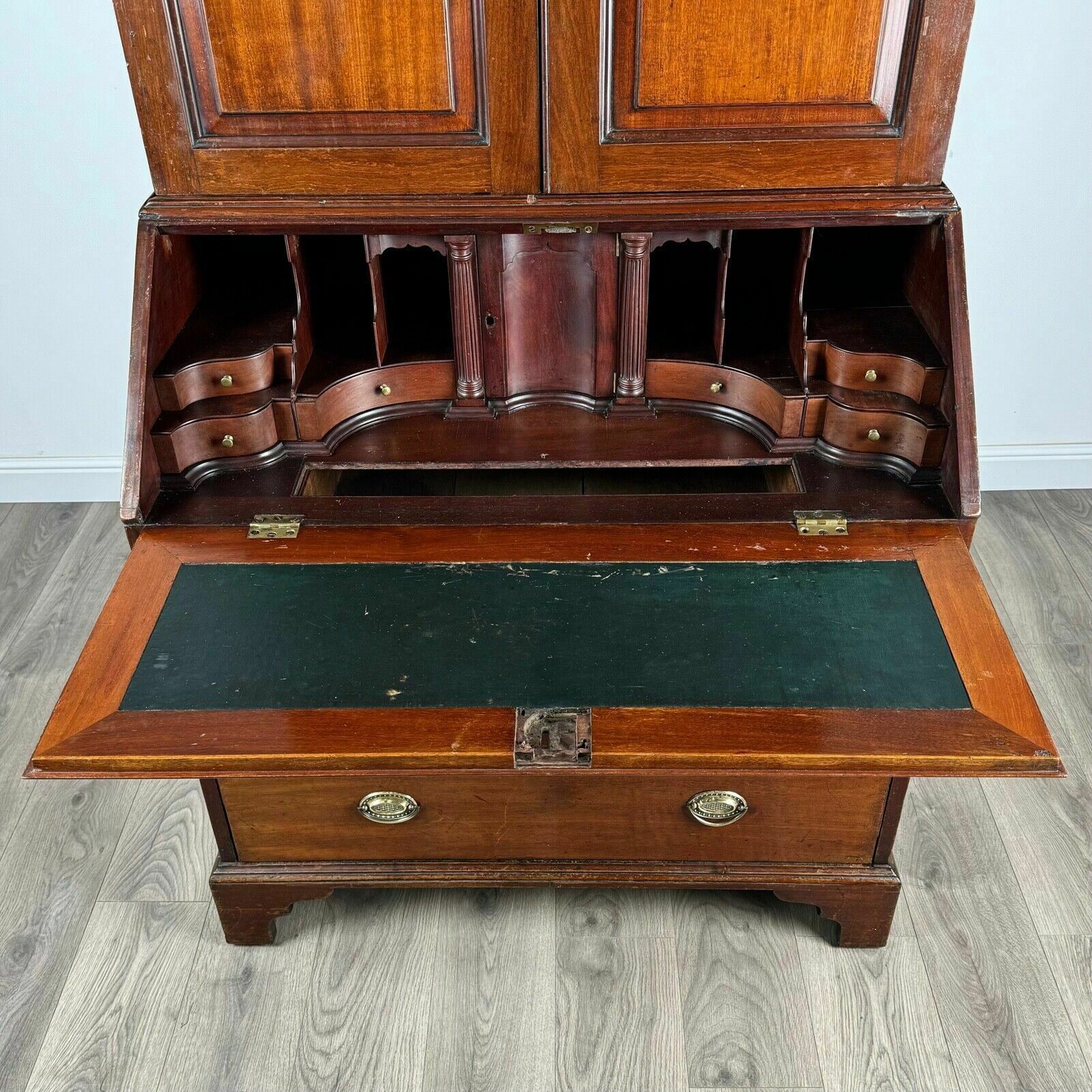 photo vinterior Antique 18th Century Fine Quality Bureau Bookcase In Mahogany