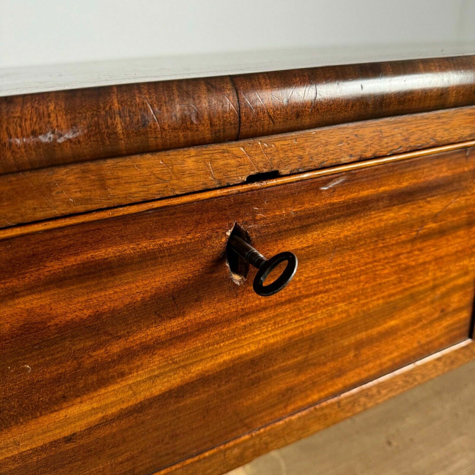 625.0 Antique 18th Century Mahogany Chest Of Drawers photo