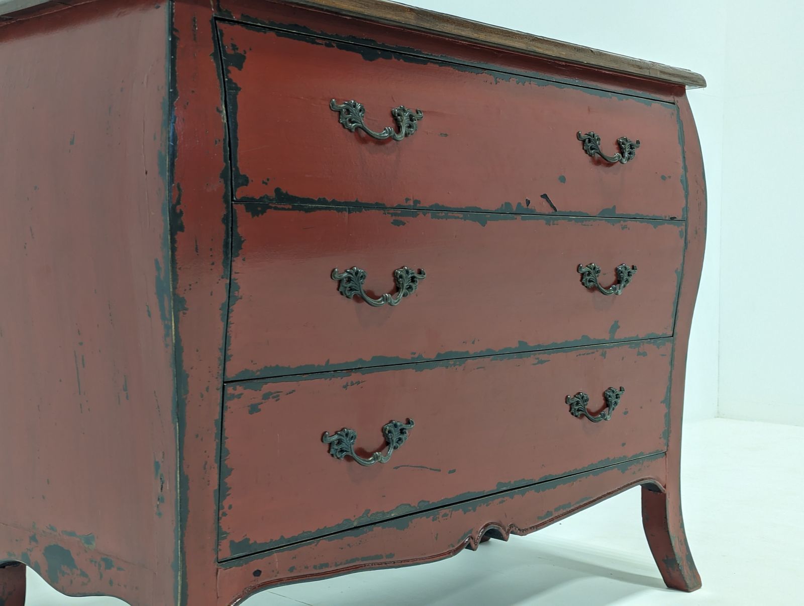 photo vinterior Butlers Chest Of Drawers