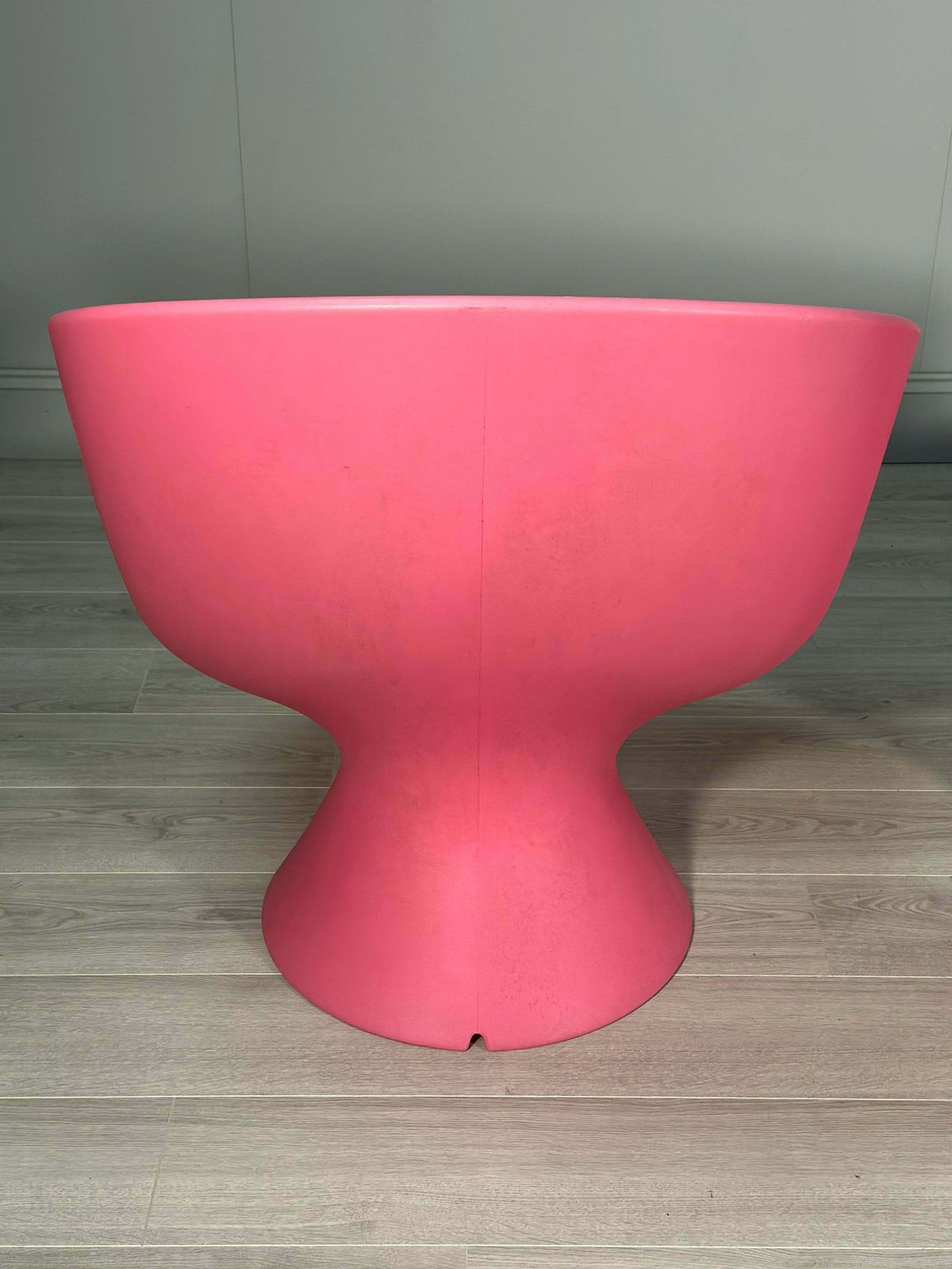 photo furniture Pair Of Karim Rashid For Label Kite Lounge Chairs