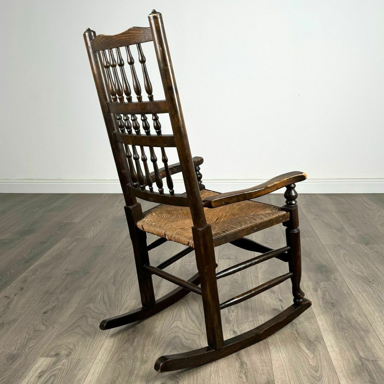 Antique 20th Century Rocking Chair In Oak photo 265.0