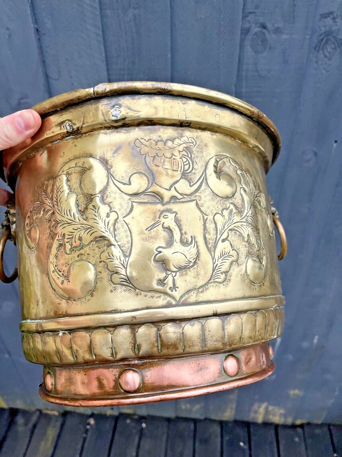 photo vinterior Antique Armorial Brass Copper Jardiniere Plant Pot Lion Head Handles Ice Bucket