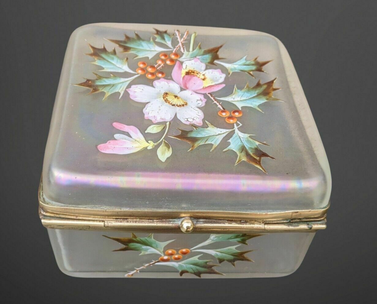 Pretty Victorian Iridescent Glass Jewellery Box Hand Enamelled photo 295.0