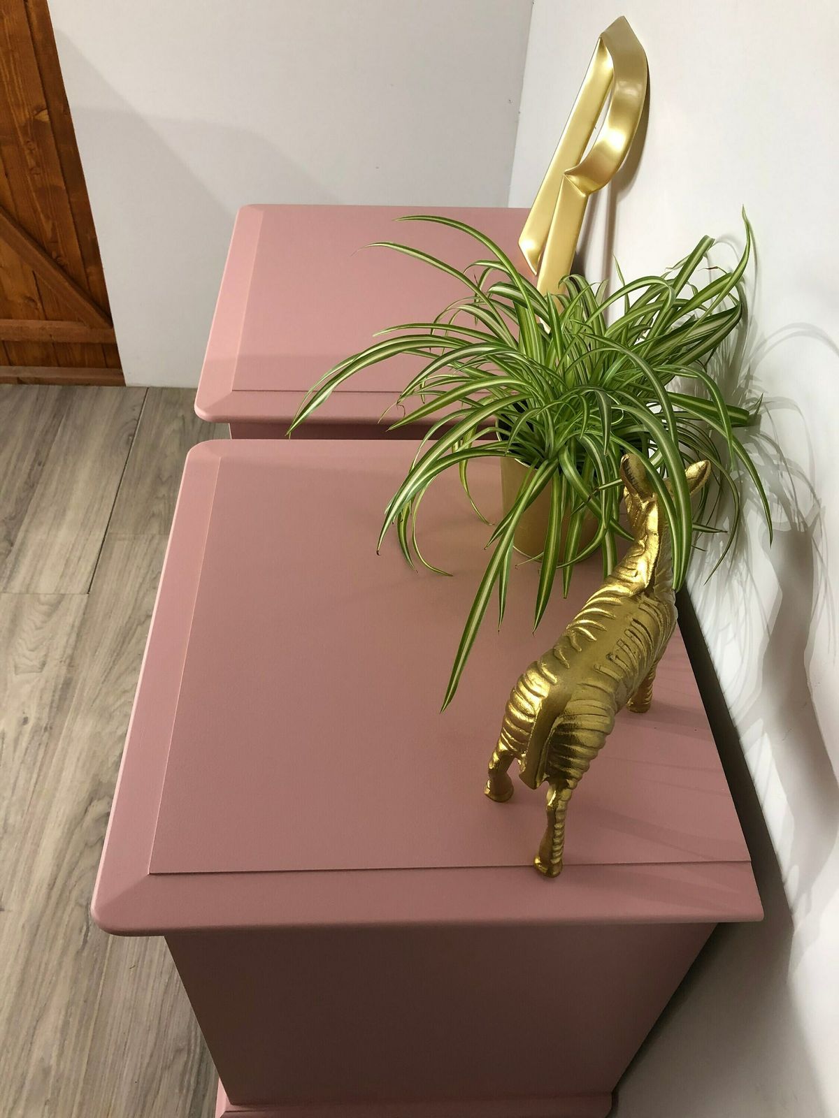 Stag Minstrel Furniture Bedsides Nightstands Pair (Set Of 2) Painted Pink photo Furniture