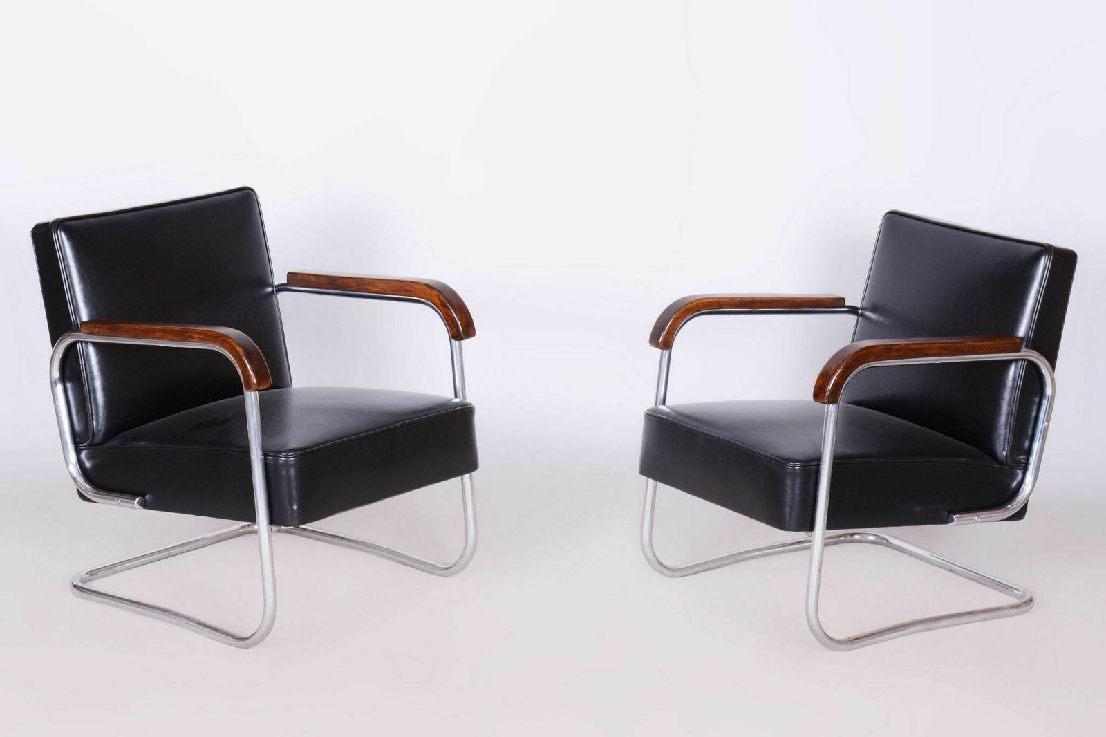Set Of Two Restored Bauhaus Armchairs, Chrome, Beech, Cowhide, Czech, 1930s