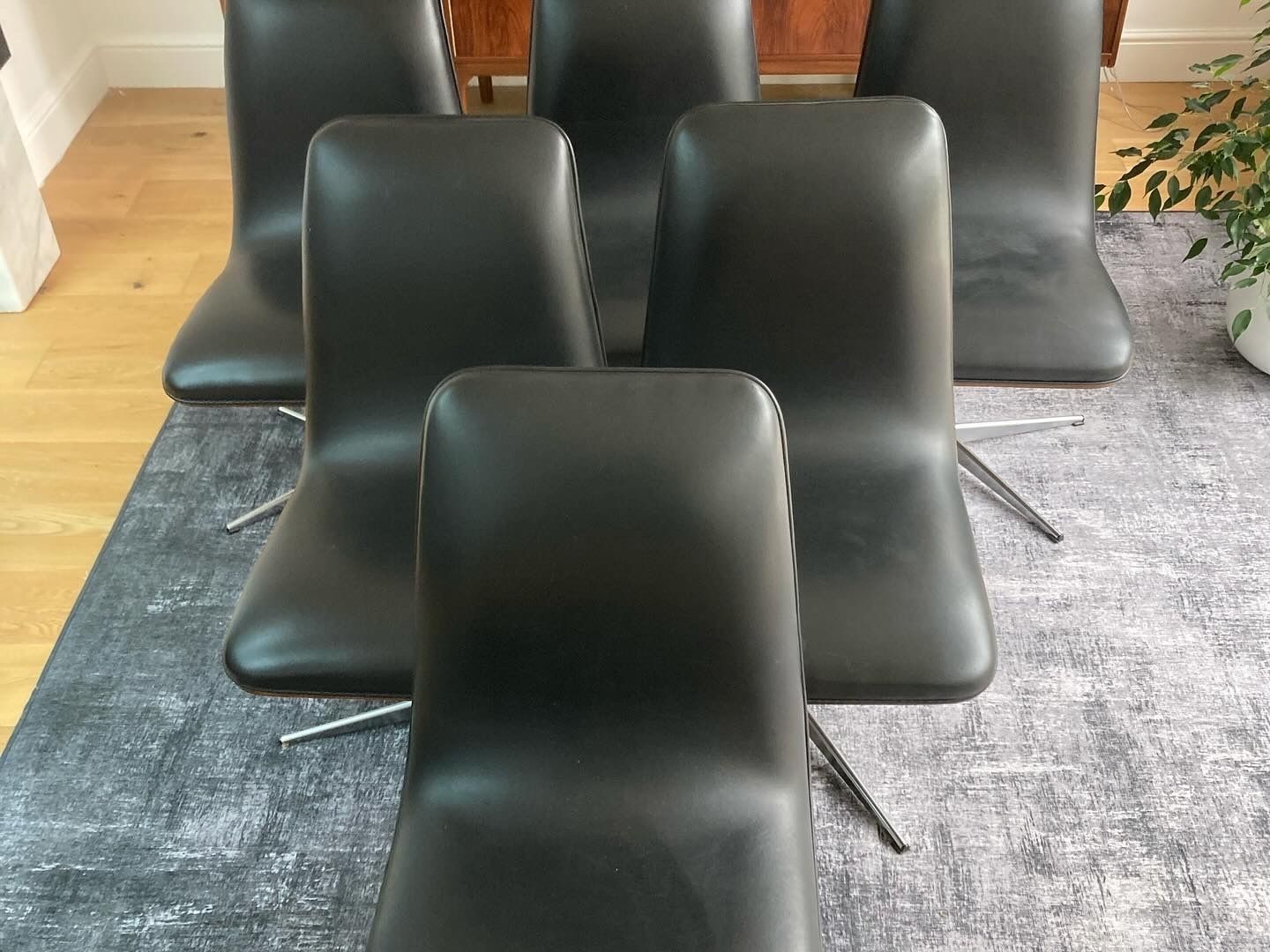 Set Of 6 Swivel Dining Chairs By Robert Heritage For Archie Shine   1960s photo for sale