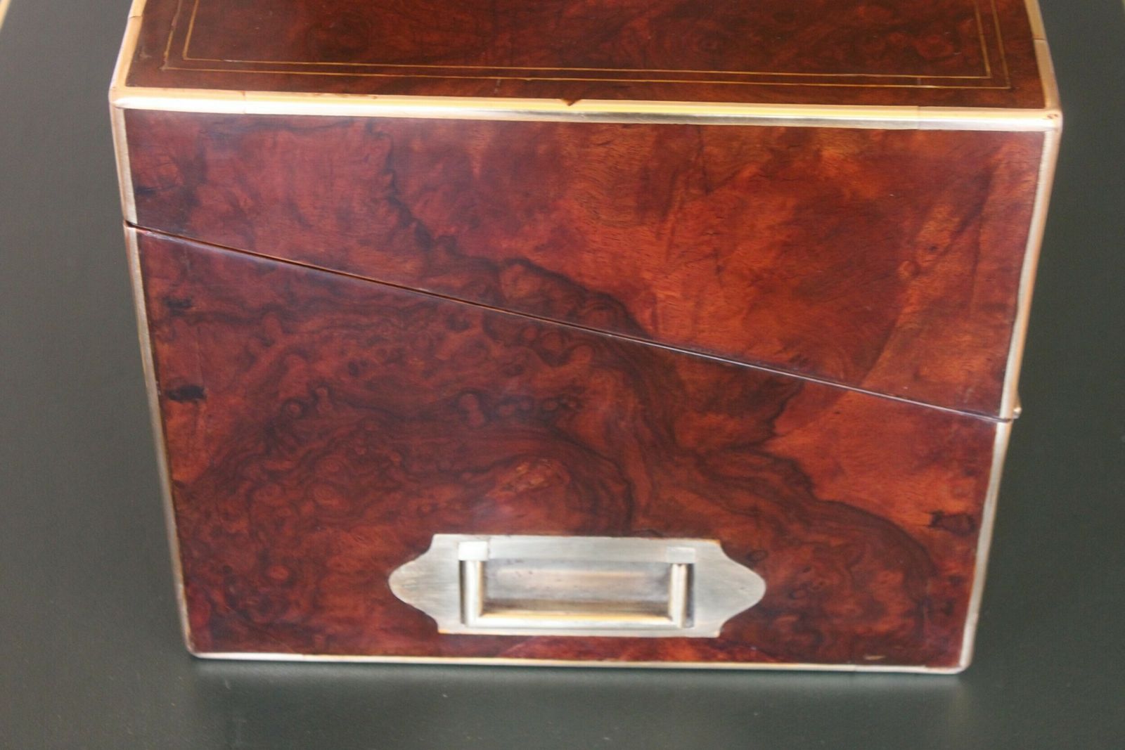 Victorian Burr Walnut Writing Slope With Secret Drawers And Compartment, Attributed To George Austin Of Dublin photo vinterior