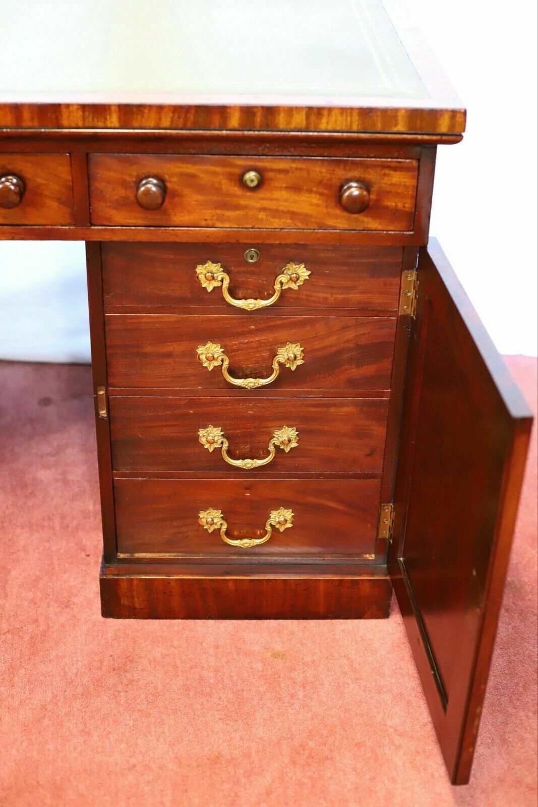 Stunning Victorian Mahogany Partners Pedestal Desk photo 2250.0