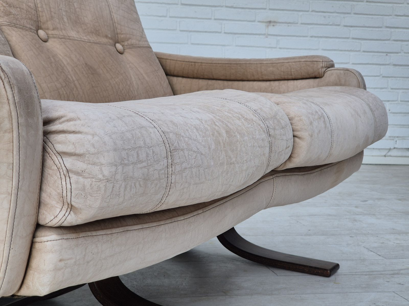 1970s, Scandinavian 2 Seater Sofa, Original Very Good Condition, Leather. photo vinterior