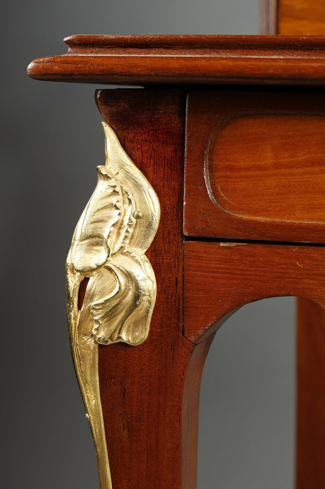 photo vinterior Art Nouveau Mahogany And Mahogany Veneer Stepped Desk