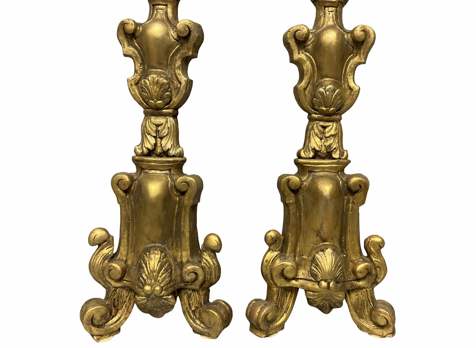 A Pair Of XVIII Century Italian Giltwood Lamps photo furniture