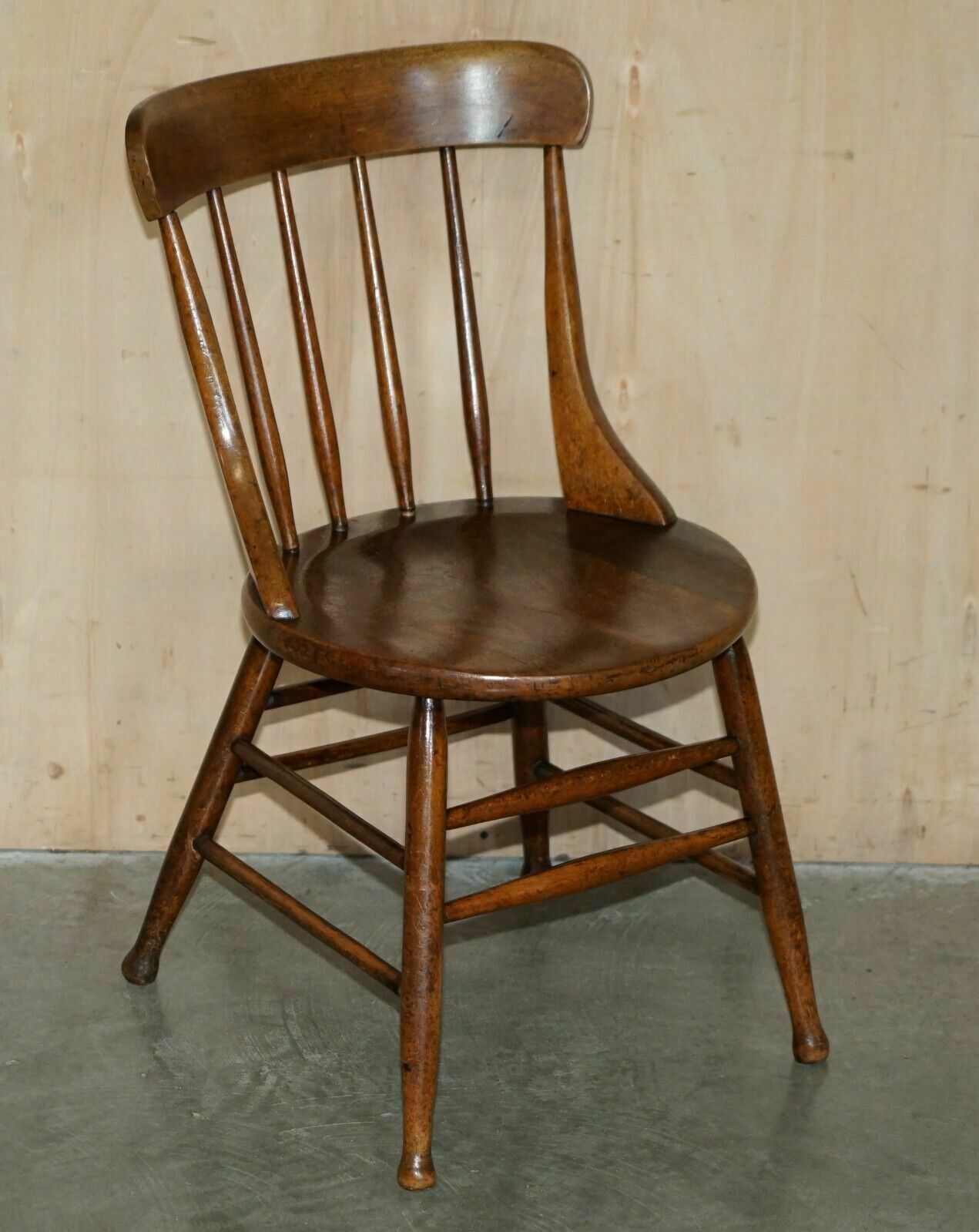 photo vintage Pair Of Antique English Elm Windsor Stick Back Chairs Stamped Lea Hall Infantry