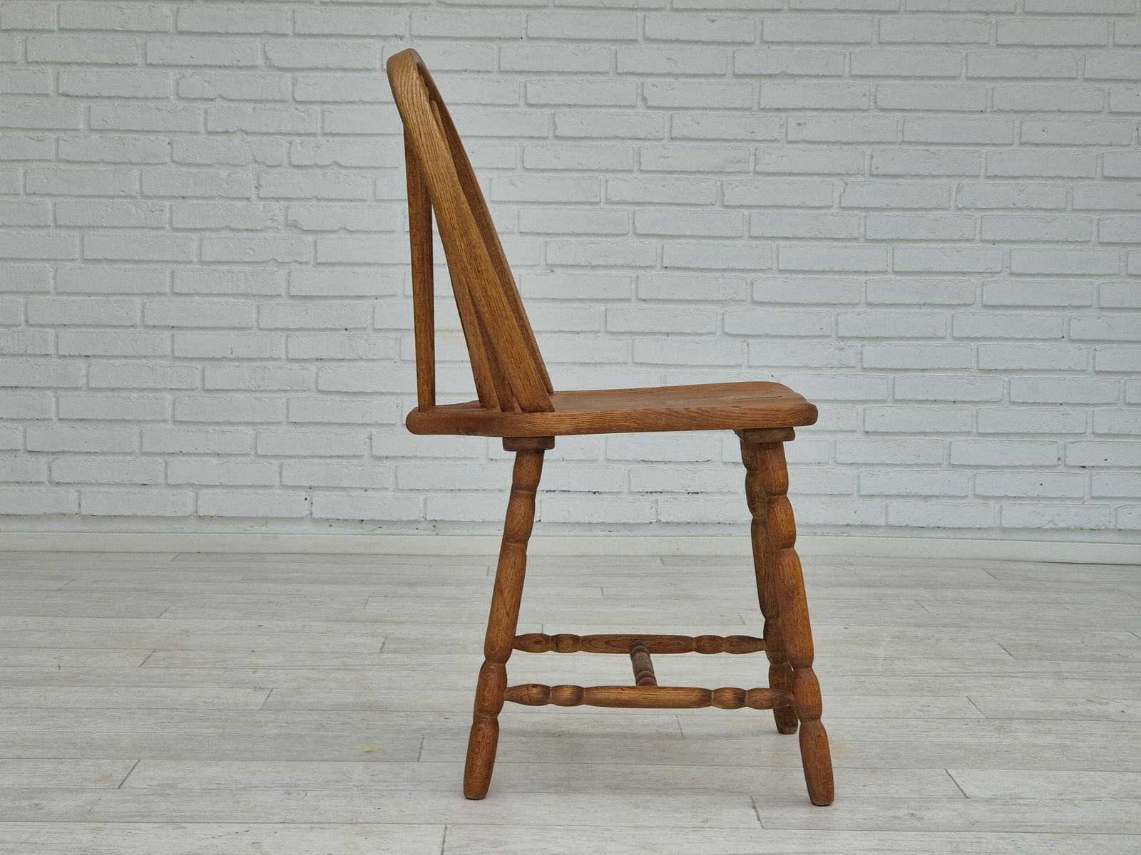 photo vinterior 1960s, Set Of 4 Scandinavian Dining Chairs In Solid Oak Wood, Original Good Condition.