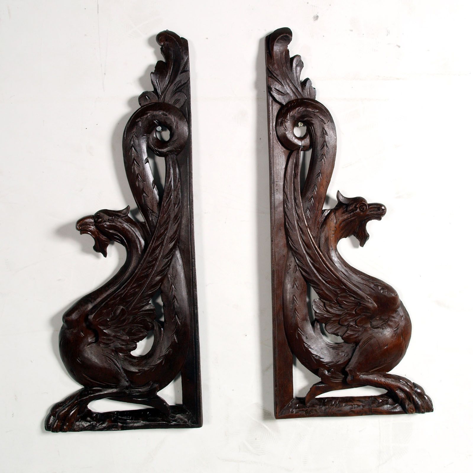 Large Winged Griffin By Bottega Cadorin, For Testolini & Salviati, Carved Walnut