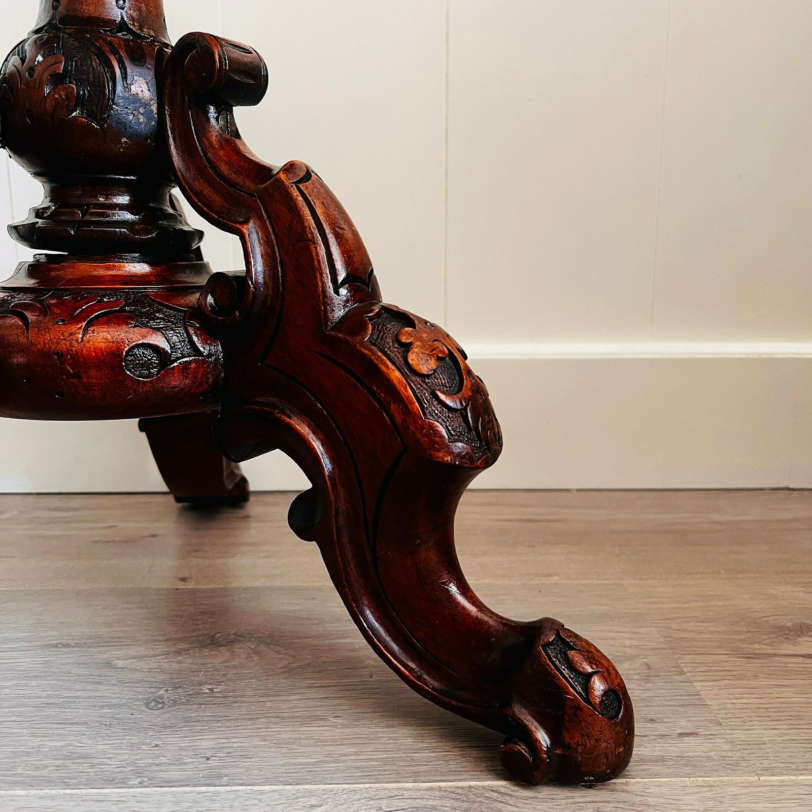 Antieke Pianokruk – Victoriaans Tijdperk photo buy
