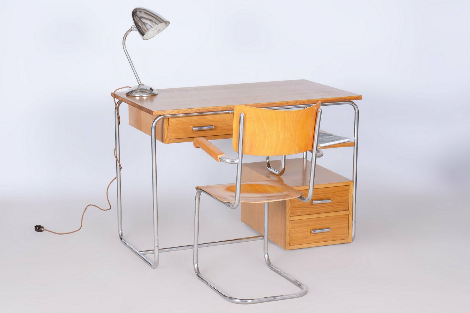 photo vintage Restored Bauhaus Writing Desk, Oak, Chrome Plated Steel, Germany, 1930s