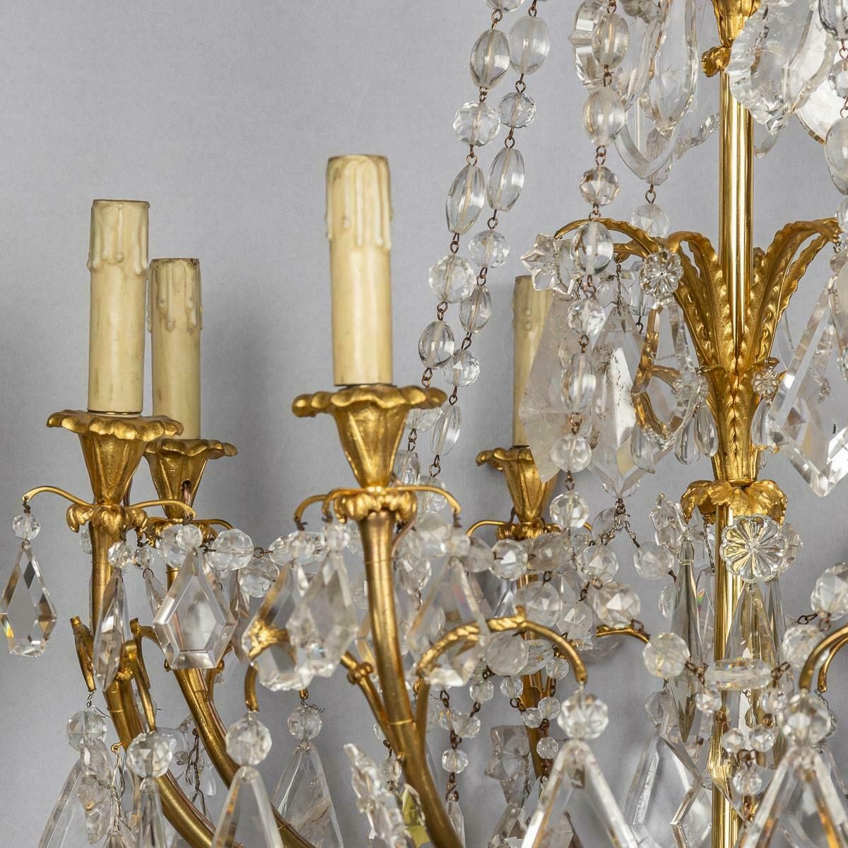 photo vintage Antique 18th Century French Ormolu & Cut Rock Crystal Chandelier C.1770
