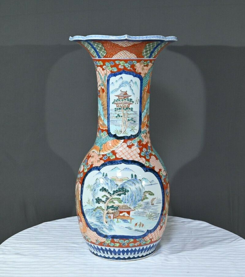 Important Arita Vase, Meiji Era, Japan – Late 19th Century