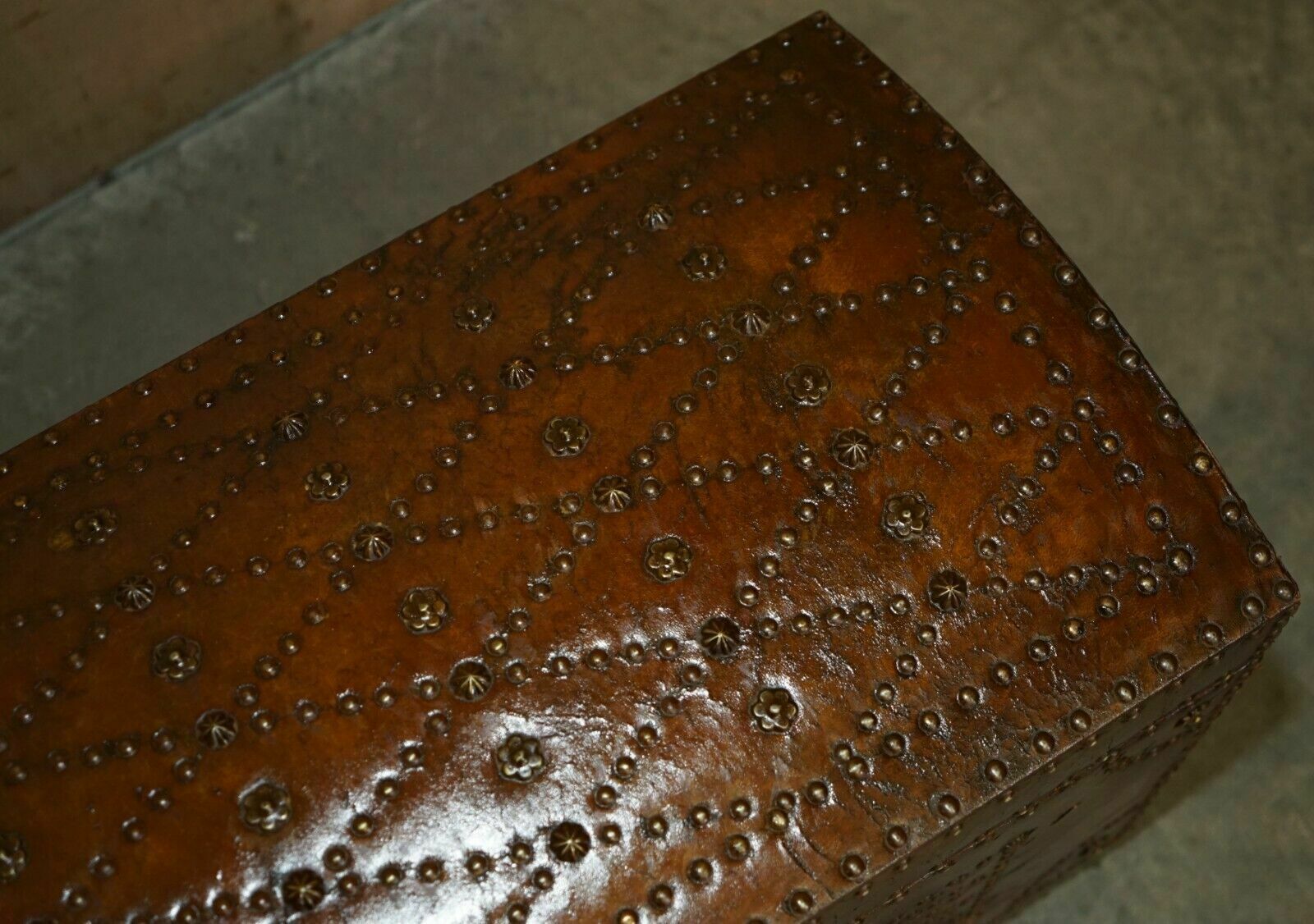 Stunning Restored Antique Victorian Hand Studded Brown Leather Steamer Trunk photo vinterior