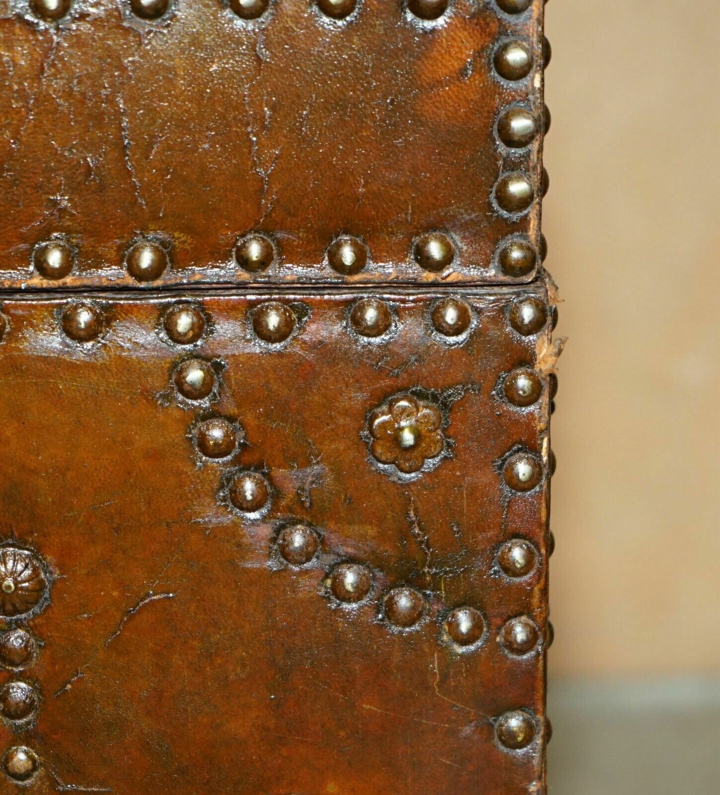 photo vinterior Stunning Restored Antique Victorian Hand Studded Brown Leather Steamer Trunk