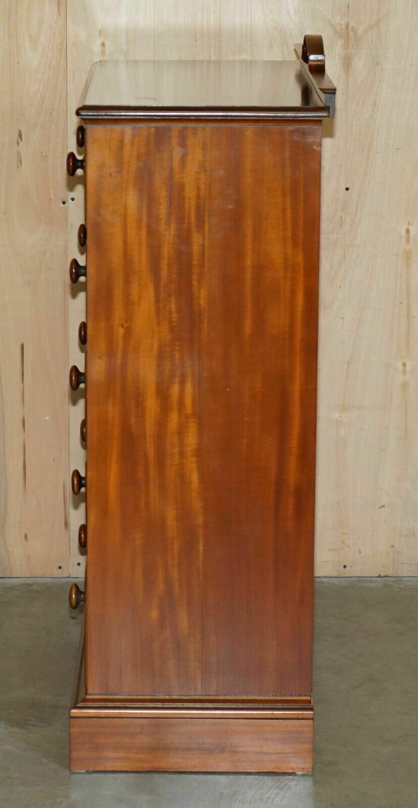 3950.0 Exquisite Pair Of Vintage Flamed Mahogany Chest Of Drawers Part Of A Suite photo