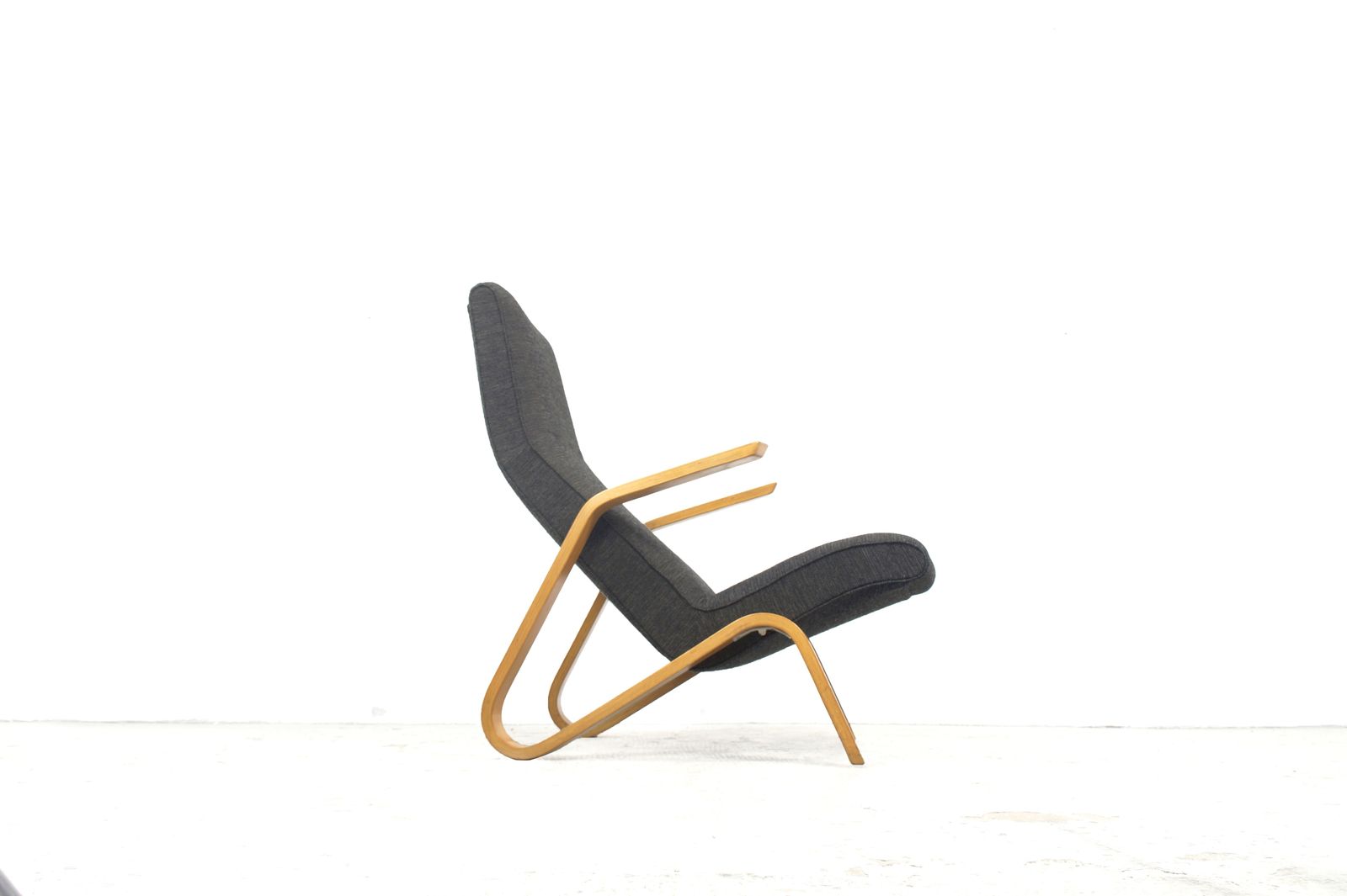 Grasshopper Lounge Chair Designed By Eero Saarinen For Knoll 1950ies photo furniture