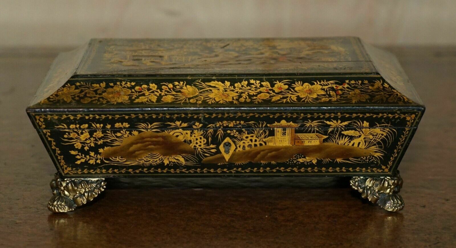 Sublime Antique English Georgian 1820 Chinese Chinoiserie Penwork Jewellery Box photo for sale