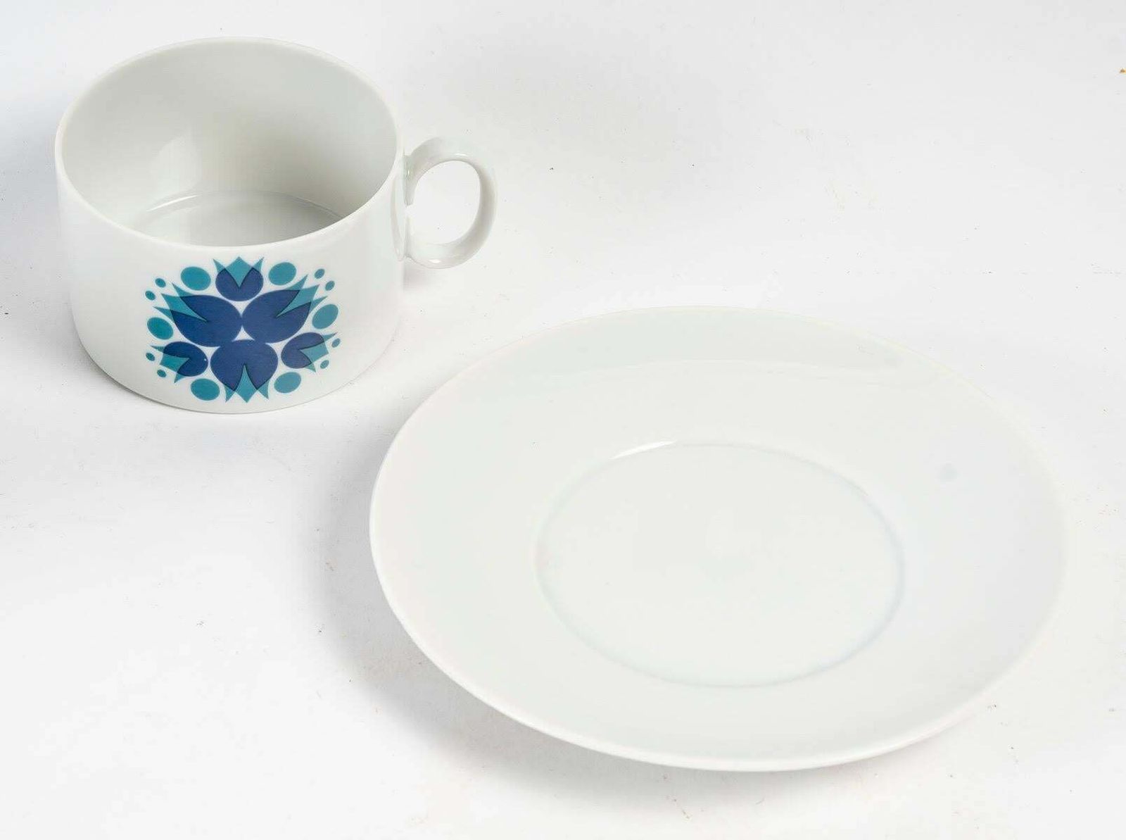 4 Porcelain Cups And Saucers From The 1960s By Maison Thomas. photo Home Decor
